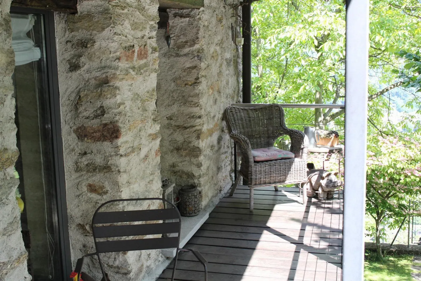 Maison rustique de 3 pièces avec pergola et grand jardin - Photo 9 sur 11