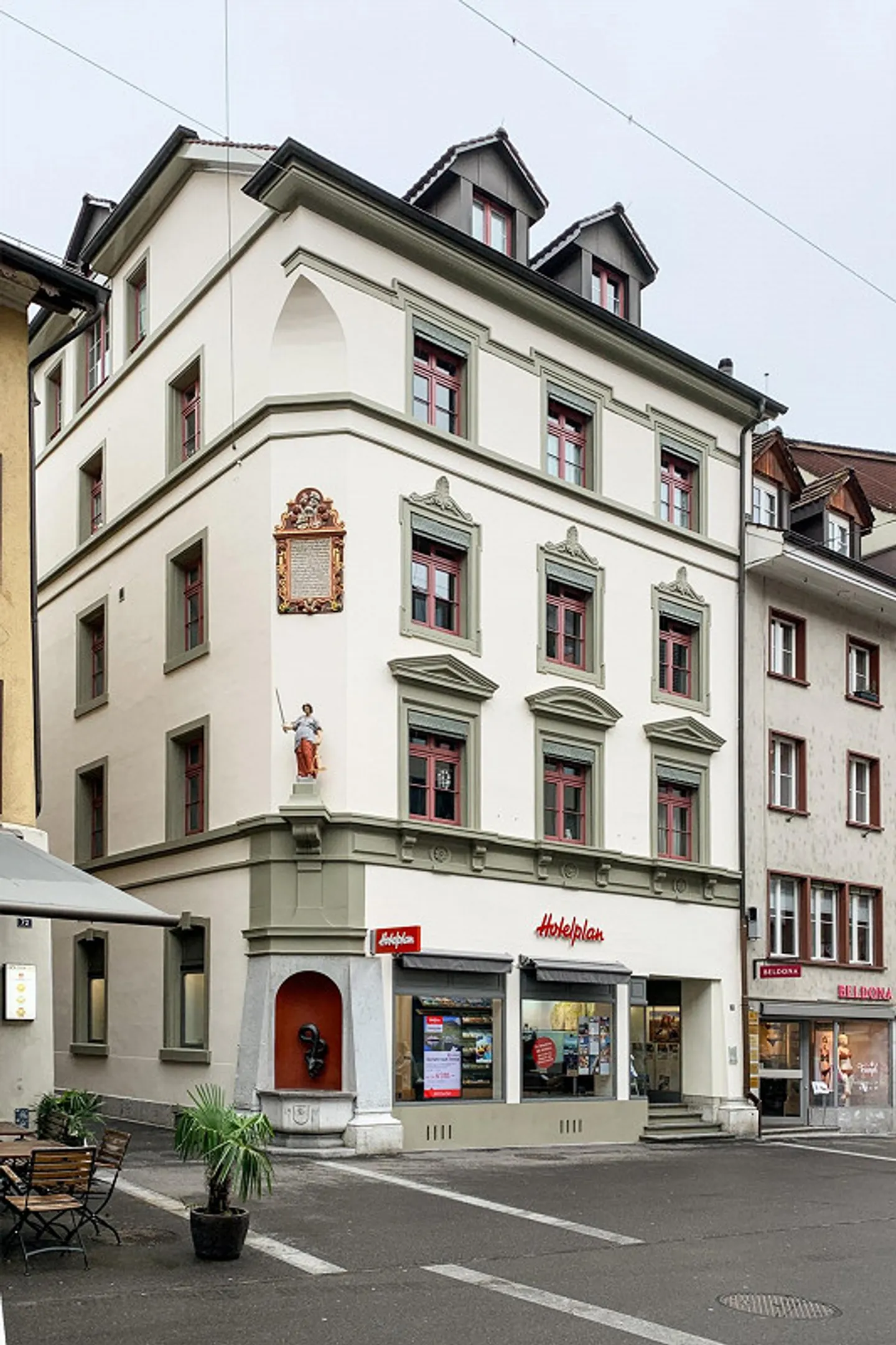 Charmante appartement ancien dans la ville de Liestal - Photo 1 sur 10