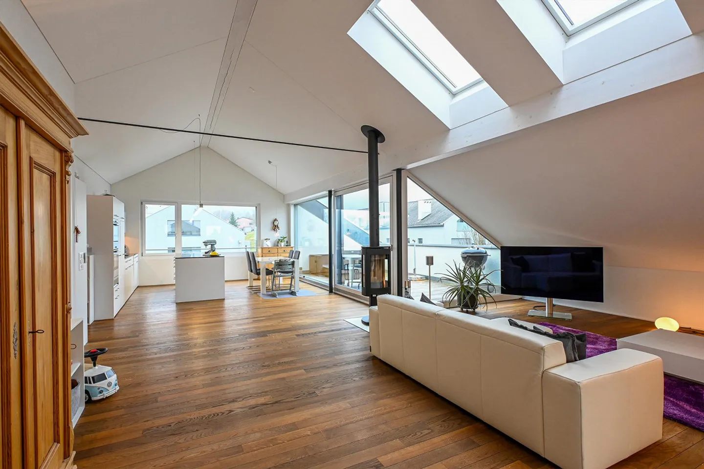 Modern and elegant penthouse apartment with 124 m² for sale in Moosseedorf - Photo 4 of 27