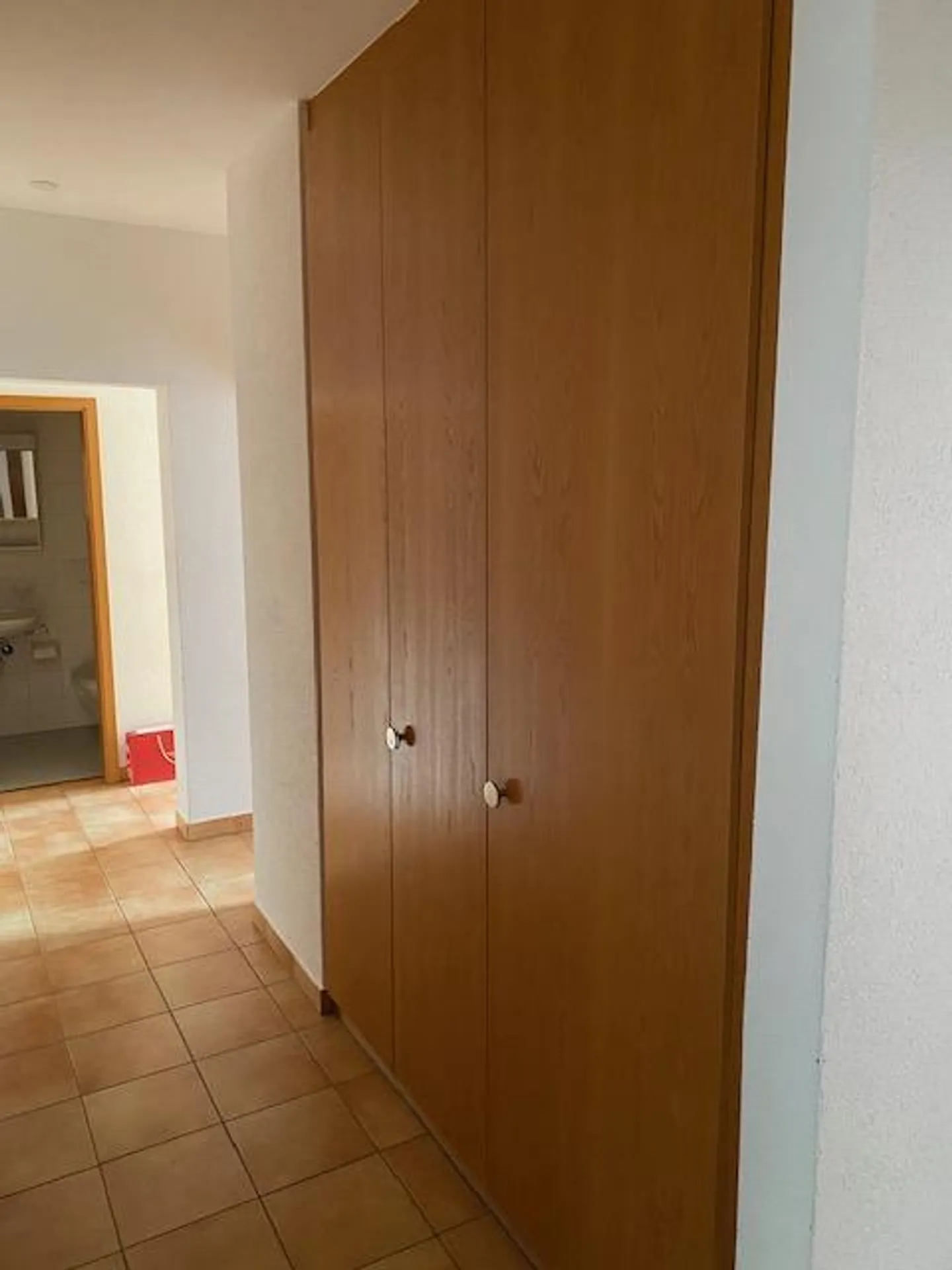 Geräumige 4.5 Zimmer mit privatem Garten in elegantem Haus - Foto 6 von 8