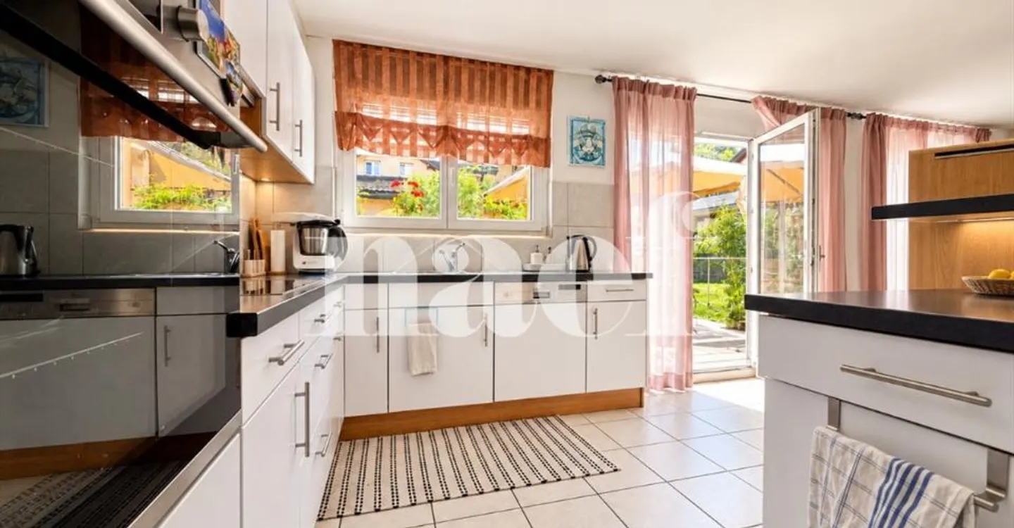 Semi-detached house with 6.5 rooms in a quiet residential area for sale in Collombey-Muraz - Photo 7 of 12