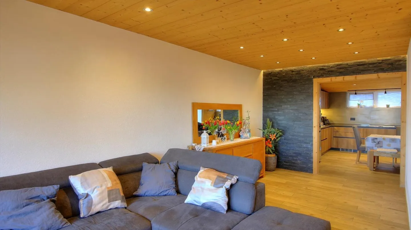 Semi-Detached House with 4.5 Rooms in Choëx - Photo 6 of 13