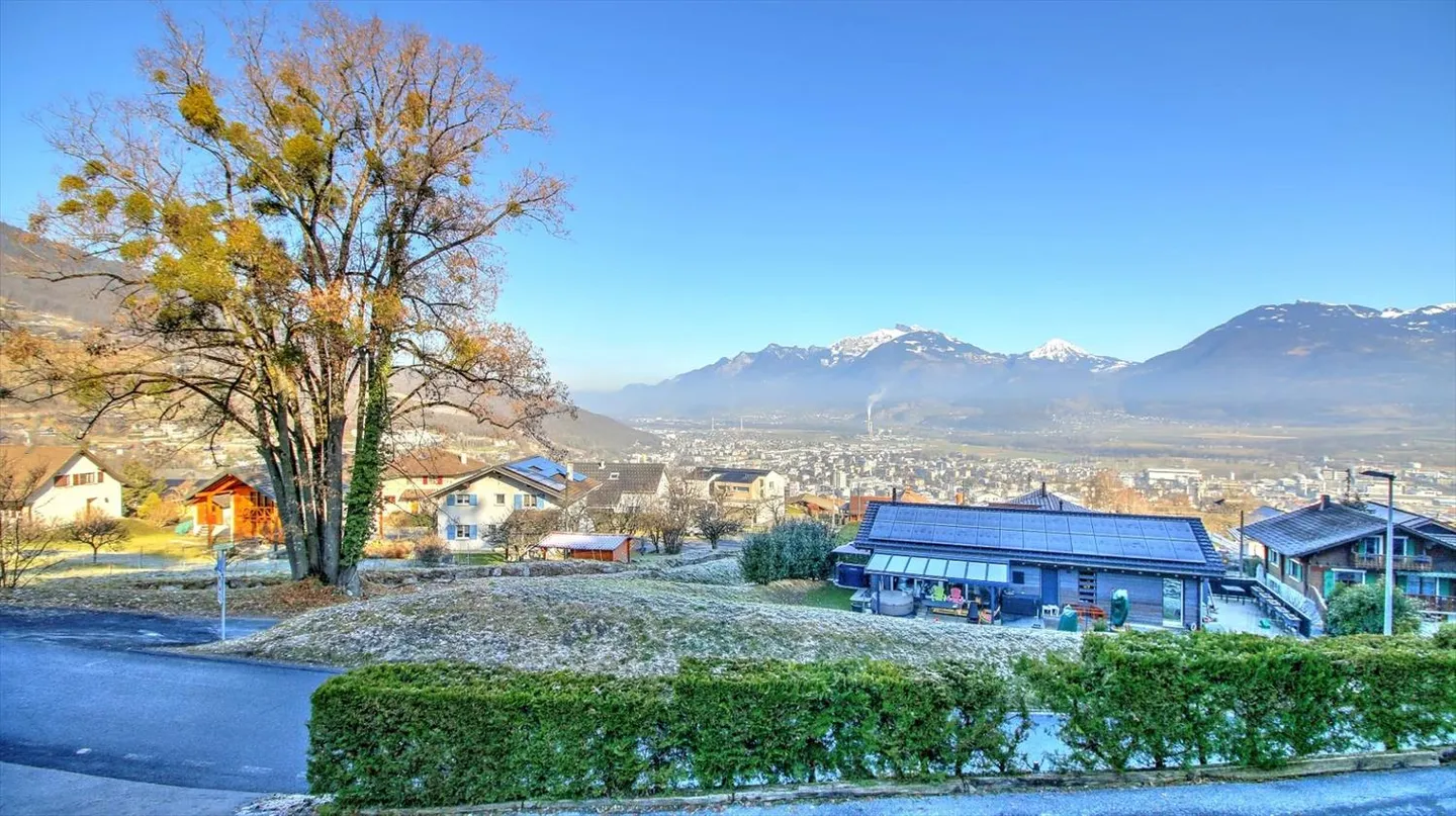 Semi-Detached House with 4.5 Rooms in Choëx - Photo 8 of 13