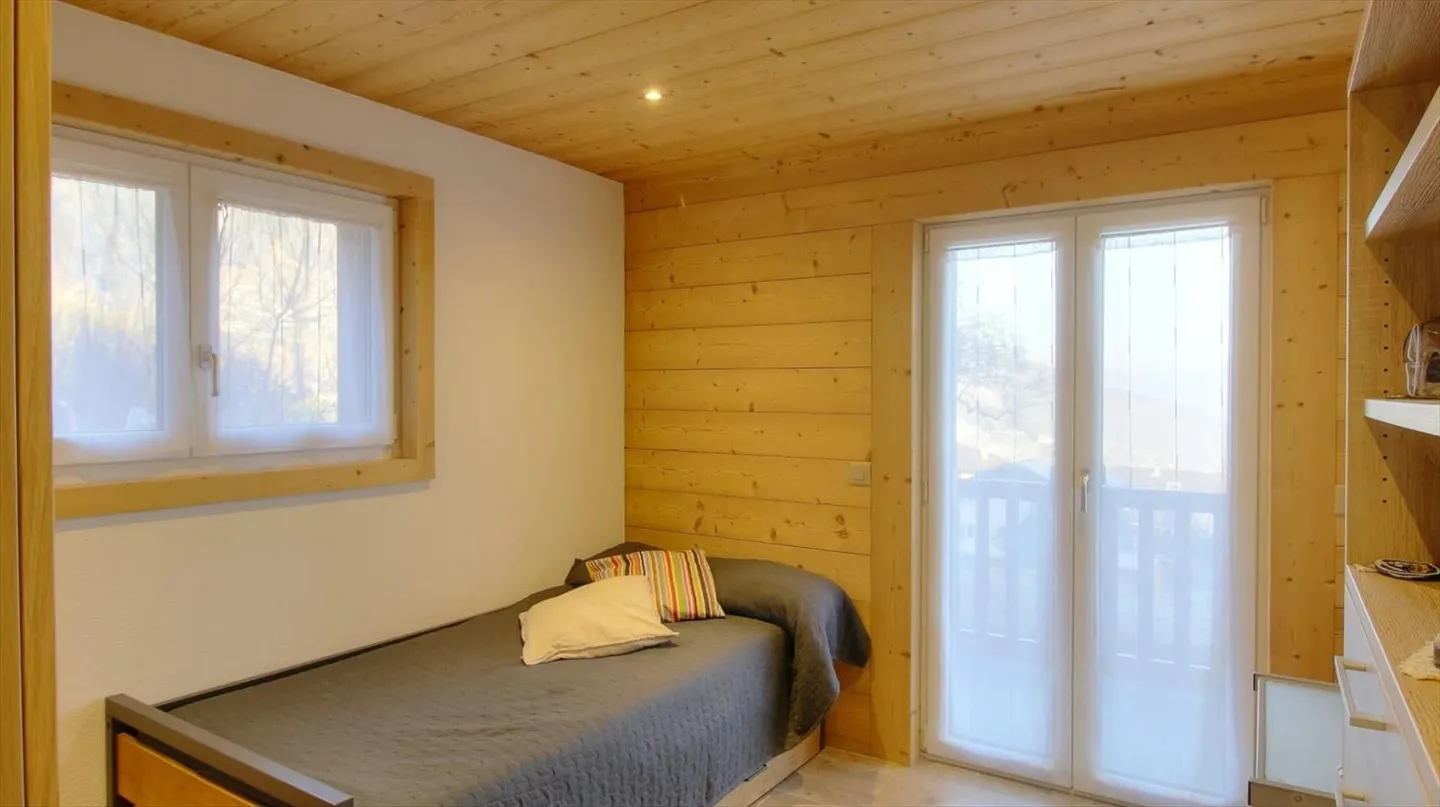 Semi-Detached House with 4.5 Rooms in Choëx - Photo 9 of 13