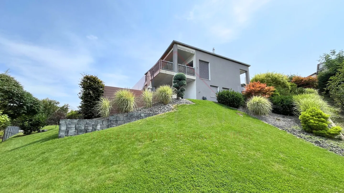 Selten in Bassecourt: helles Villa mit 146 m², Whirlpool, Terrassen und außergewöhnlichem Panorama - Foto 12 von 14