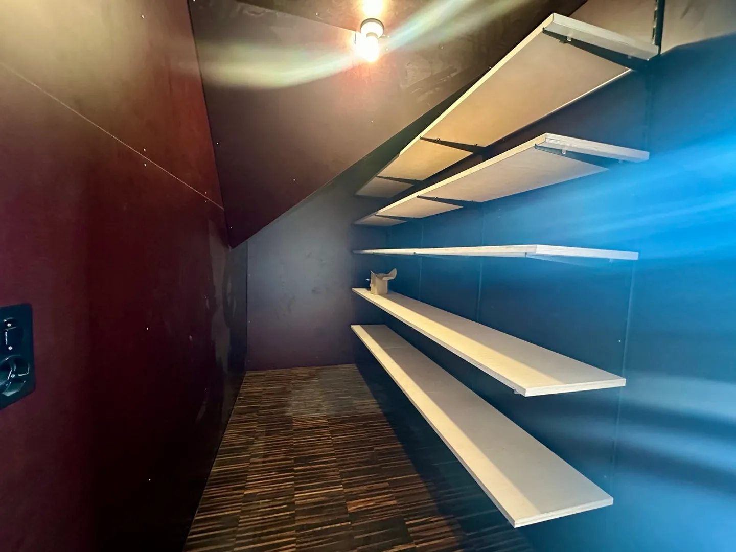 Renovated Attic Apartment with Balcony in St. Johann! - Photo 8 of 8