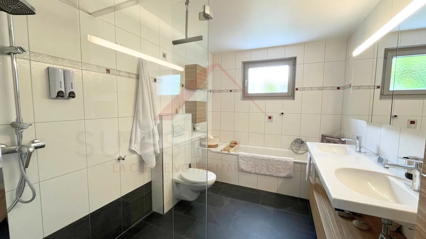 Selten in Bassecourt: helles Villa mit 146 m², Whirlpool, Terrassen und außergewöhnlichem Panorama - Foto 9 von 14