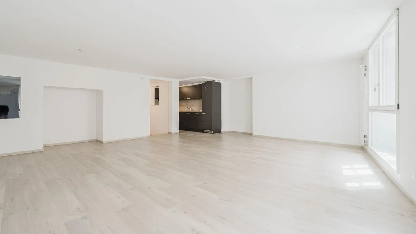 Charming apartments in the city center of Yverdon - Photo 3 of 6