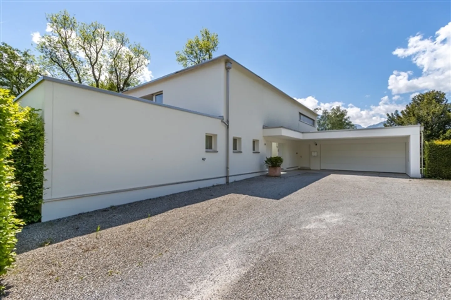 L'architettura incontra l'idillio alpino sul lago di Walen - Foto 2 di 20