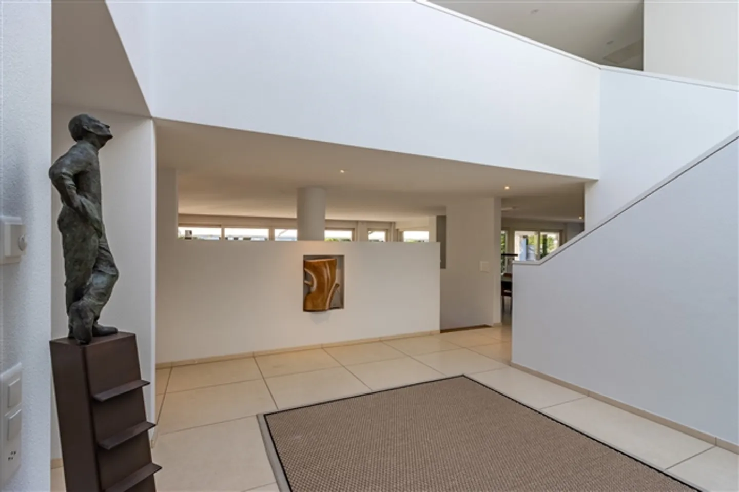 L'architettura incontra l'idillio alpino sul lago di Walen - Foto 4 di 20