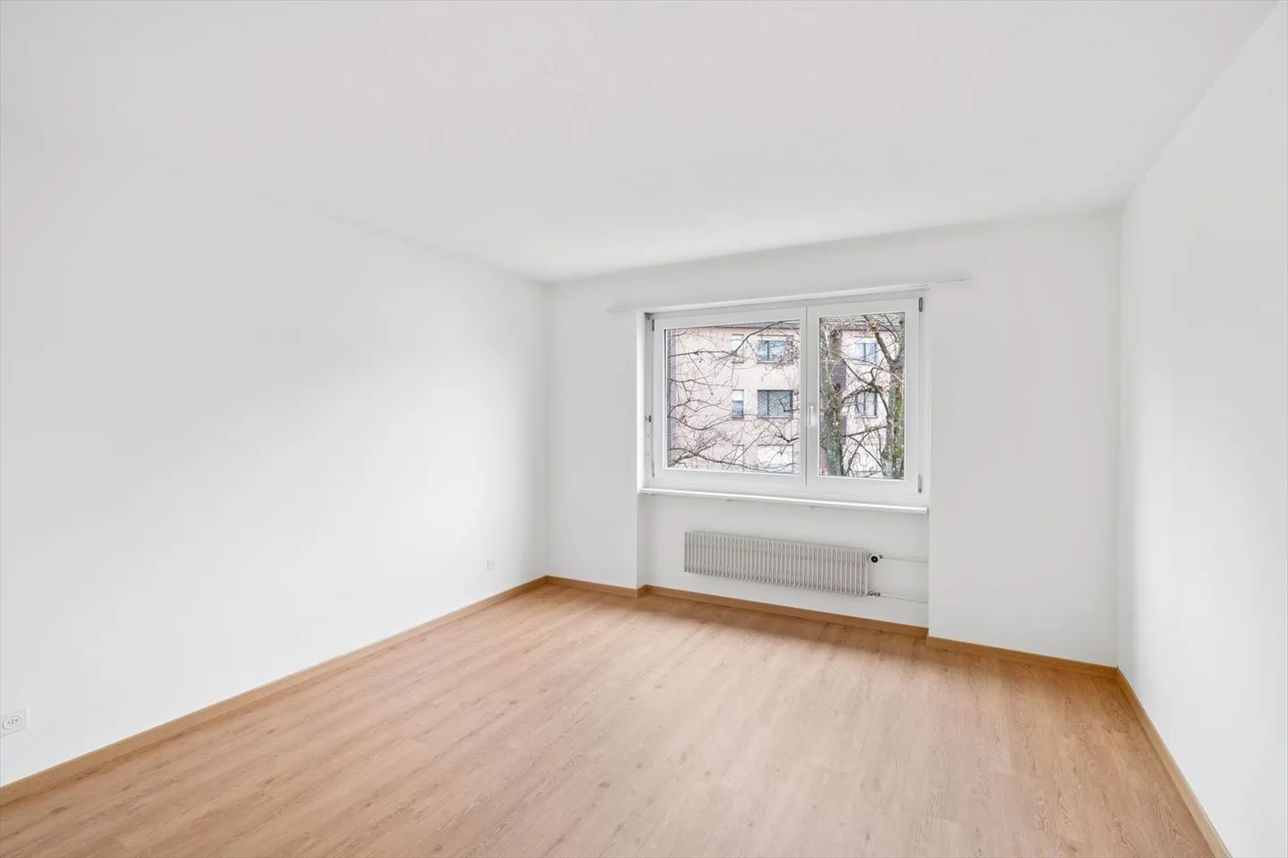 Quiet residential area in the green - RENT WITHOUT DEPOSIT - Photo 6 of 6