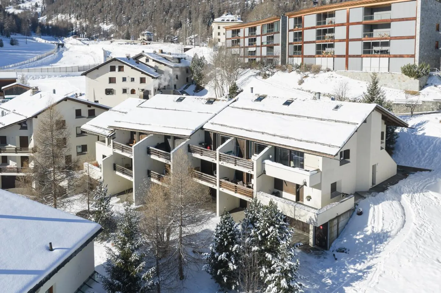 Celerina: Stylish 3.5-Room Apartment with Loggia and Mountain View - Photo 6 of 6