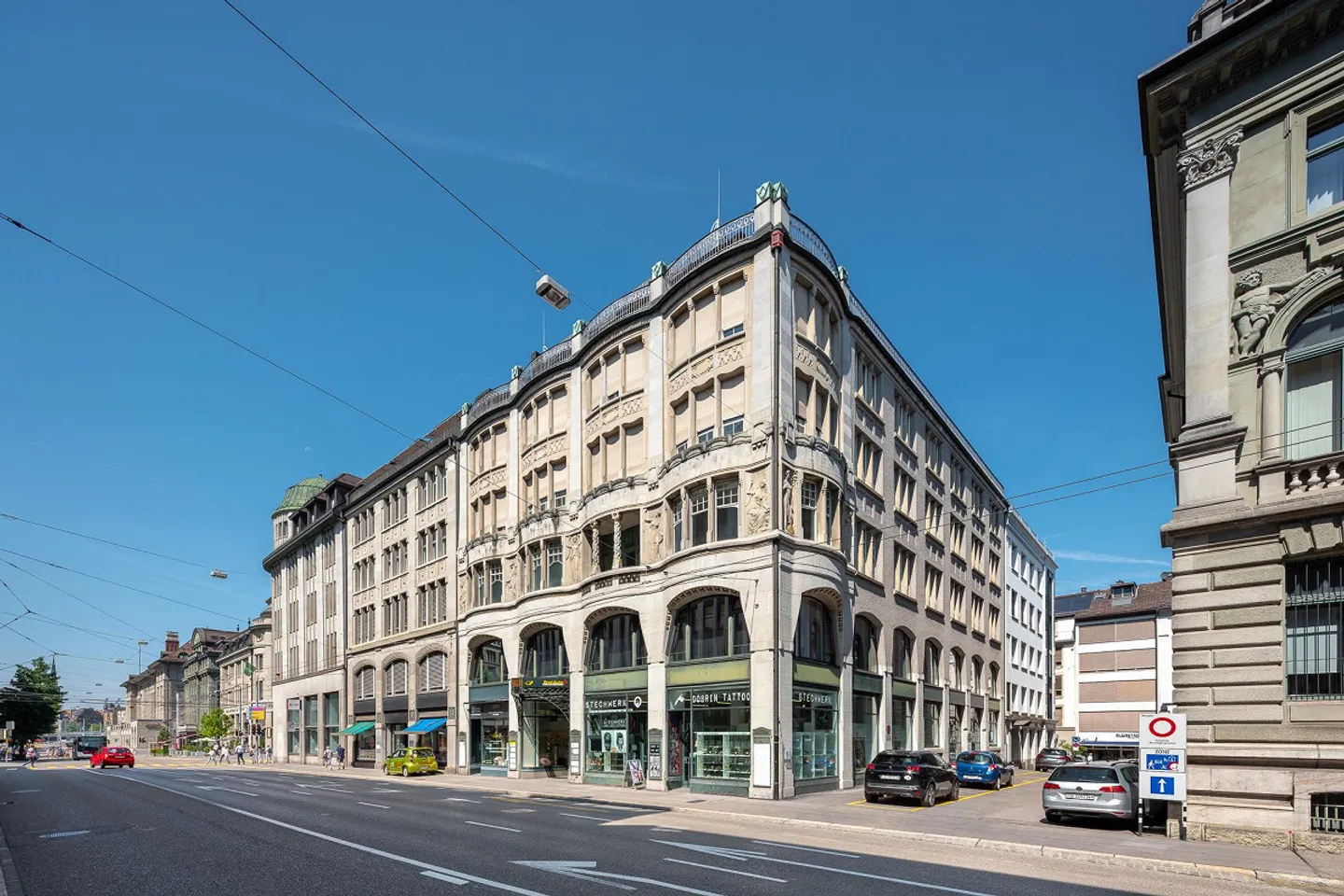 Commercial premises in a prime location! - Photo 1 of 11