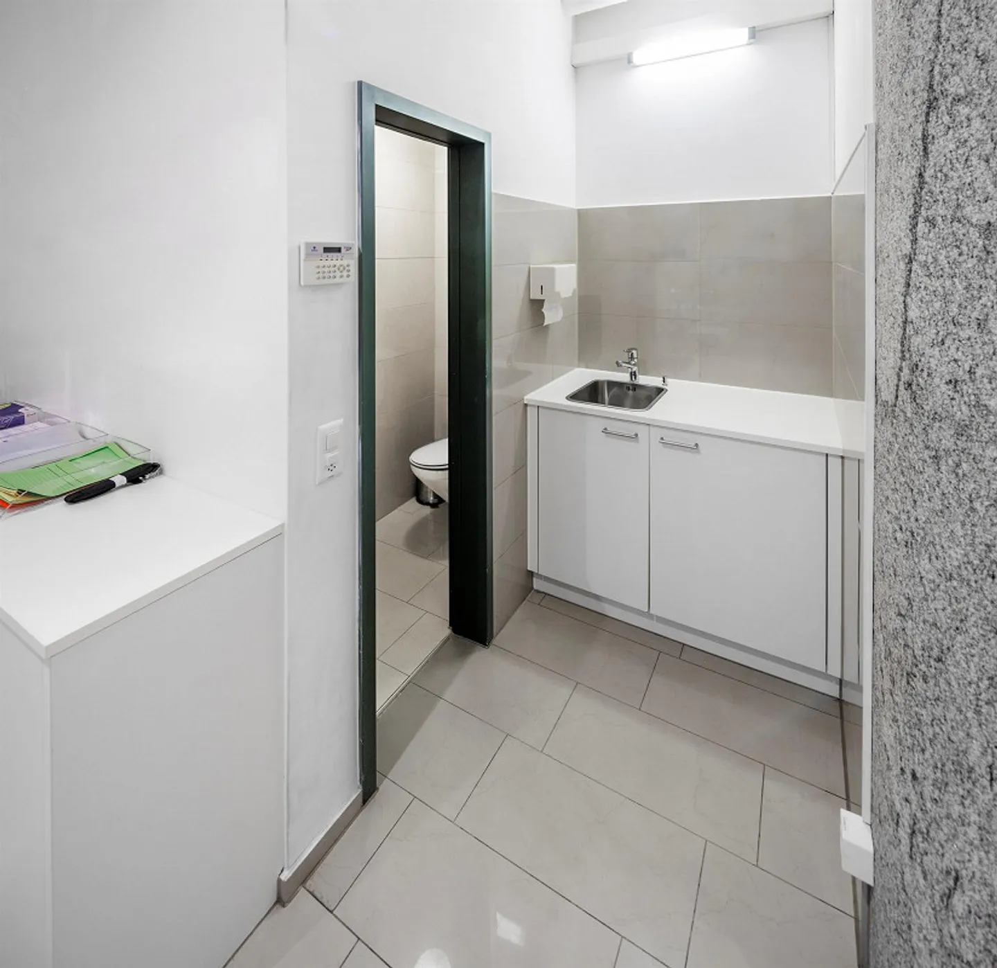 Commercial premises in a prime location! - Photo 11 of 11