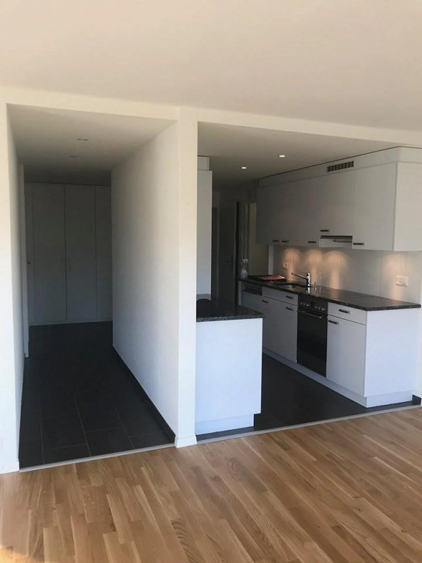 Appartement spacieux de 3,5 pièces - Photo 3 sur 11