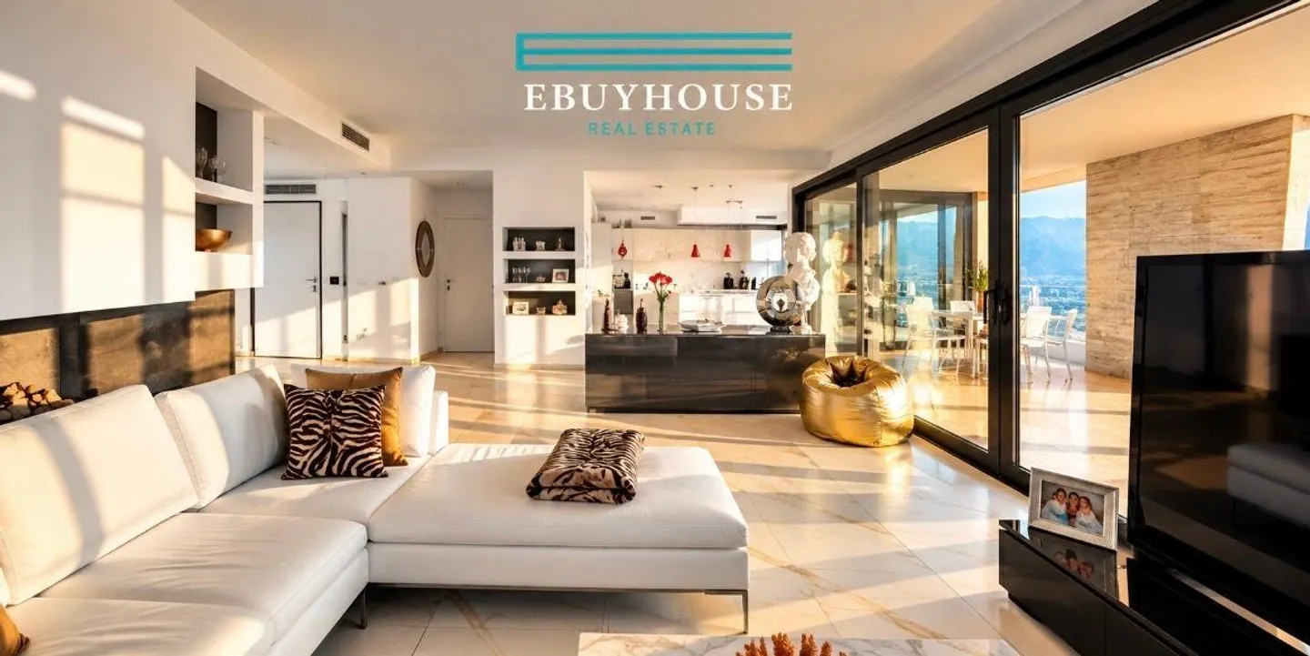 Exclusive penthouse in Vernate with terrace and breathtaking lake view - Photo 11 of 30