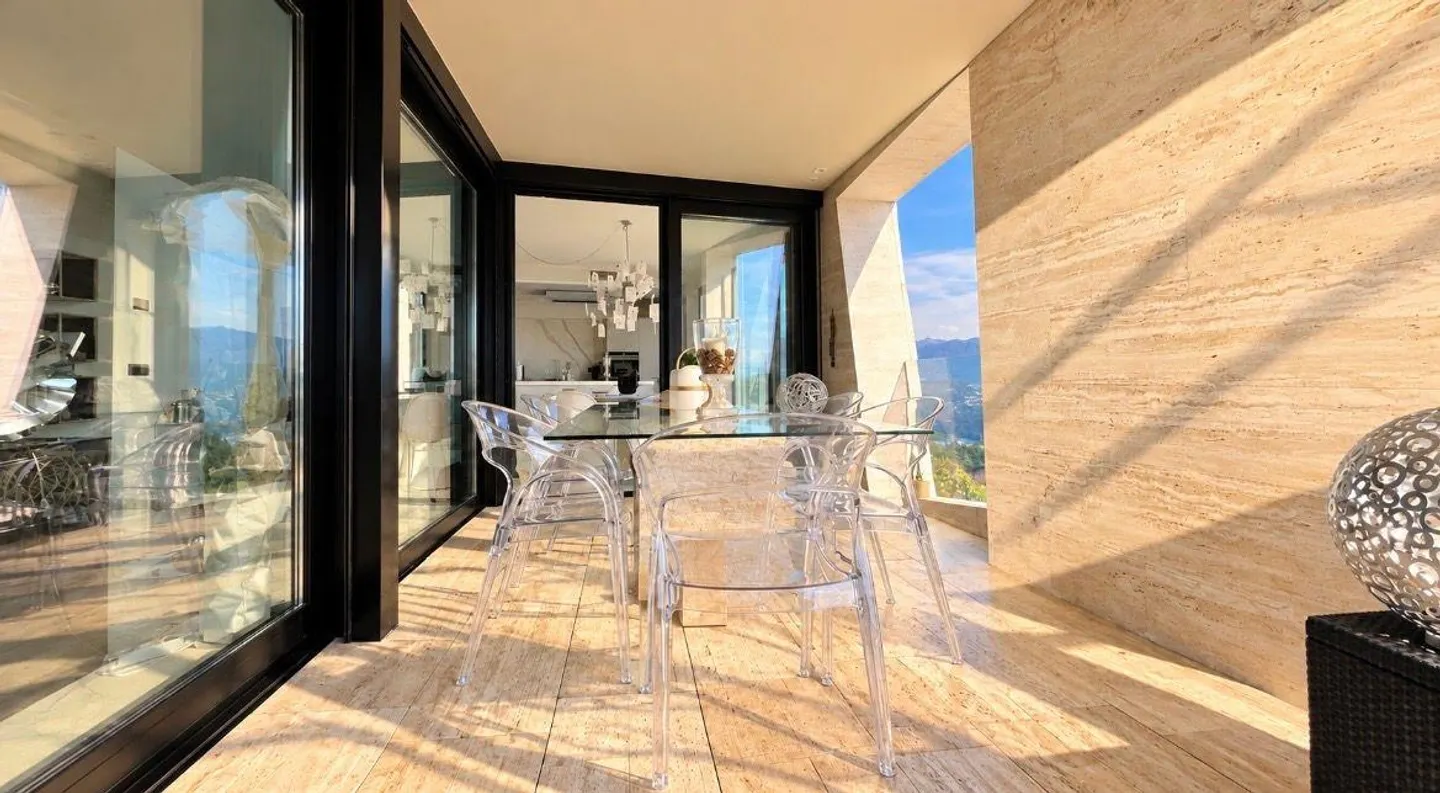Exclusive penthouse in Vernate with terrace and breathtaking lake view - Photo 13 of 30