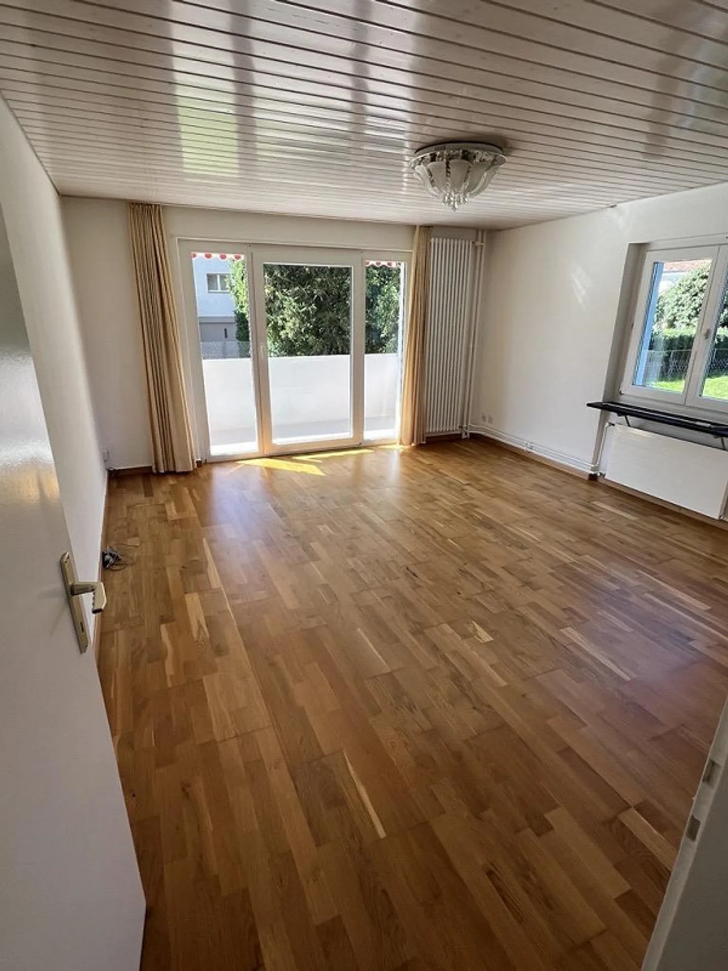 Appartamento luminoso di 4,5 stanze con balcone soleggiato - Foto 1 di 8