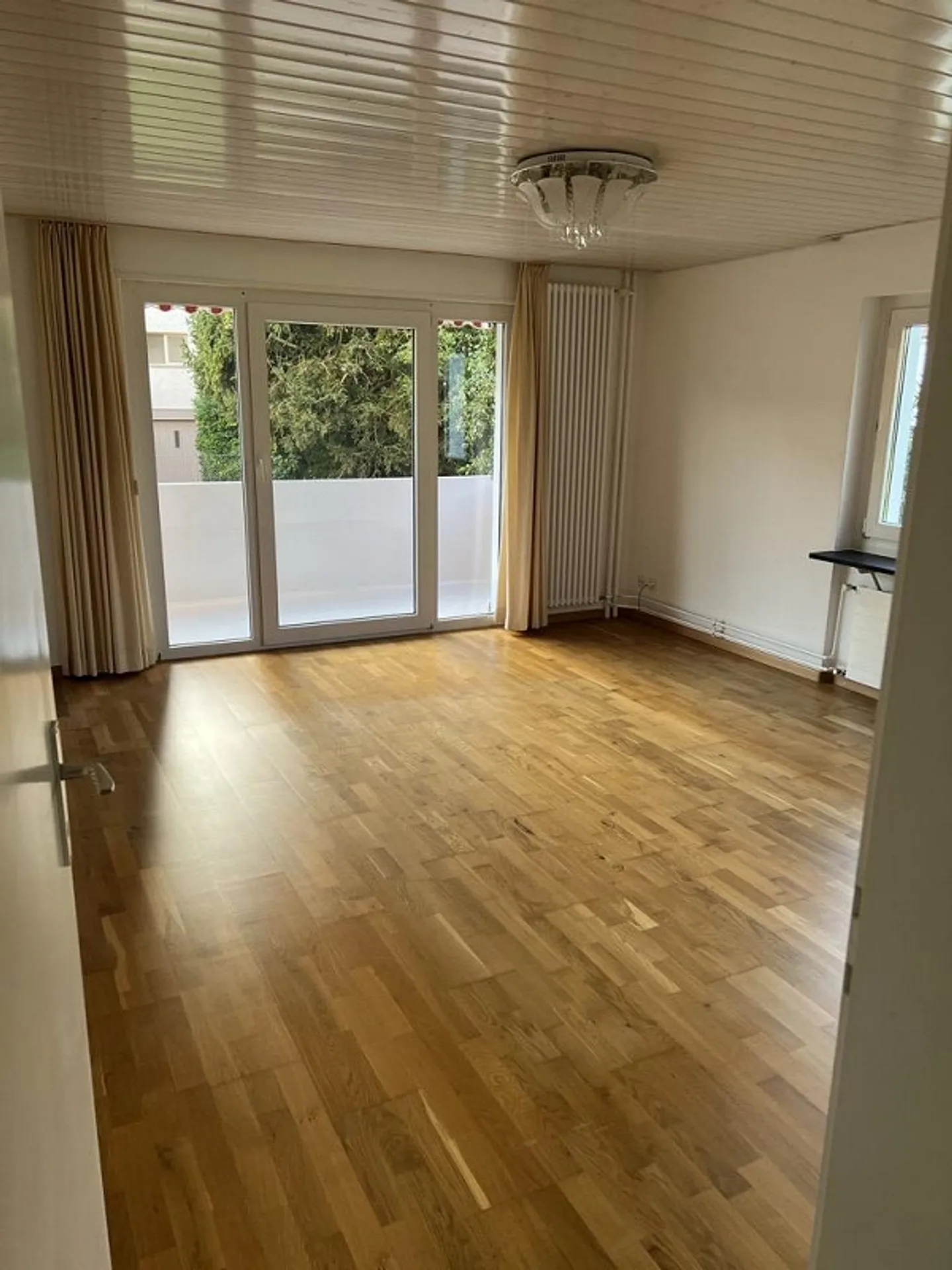 Appartamento luminoso di 4,5 stanze con balcone soleggiato - Foto 2 di 8