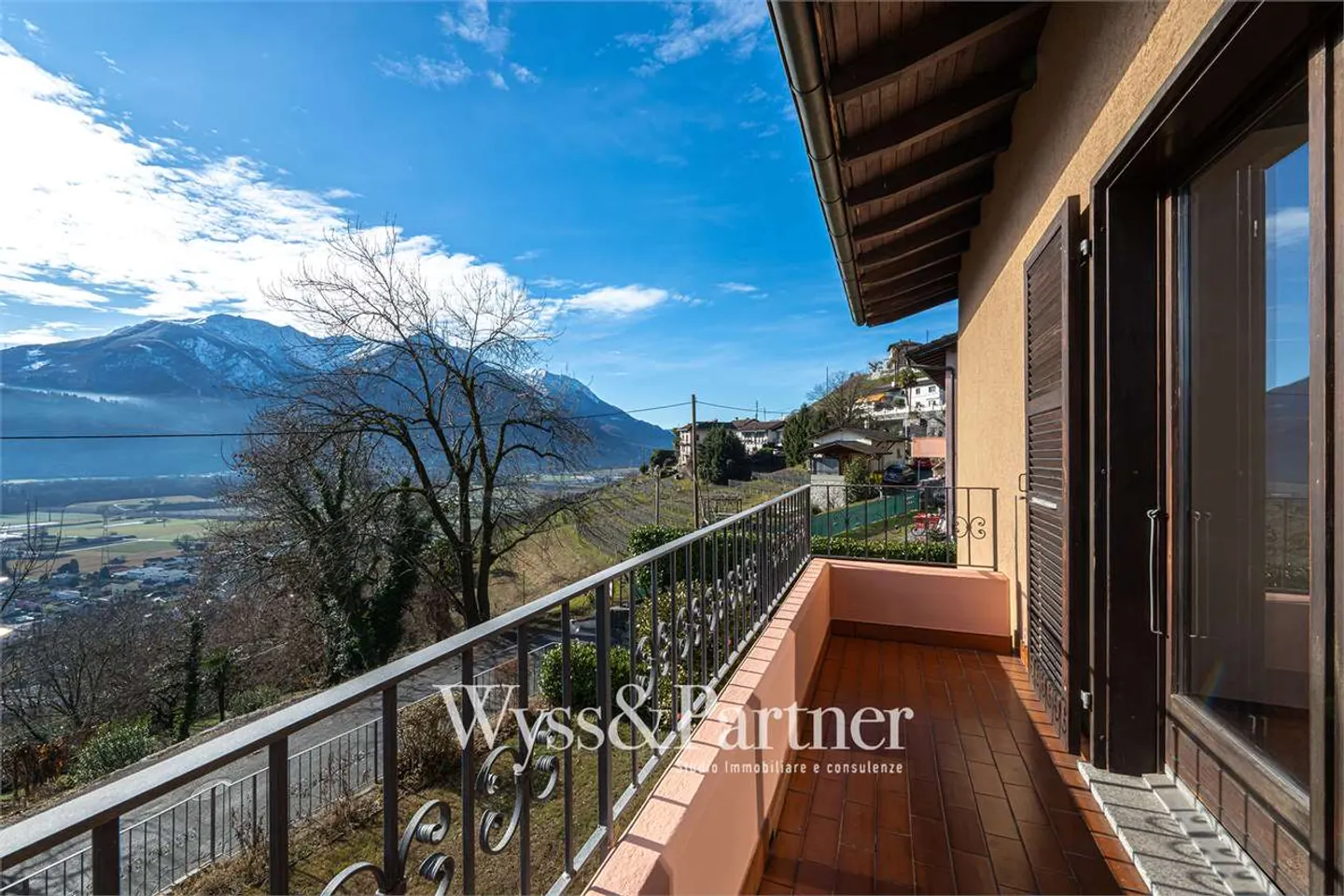 Agarone - Charmantes Haus auf drei Ebenen mit privatem Garten und Pool - Foto 12 von 13
