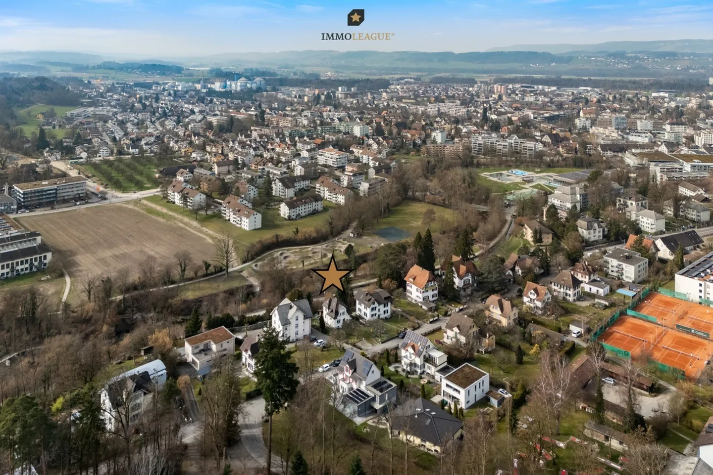 Stylish living in a family-friendly environment - Photo 7 of 9