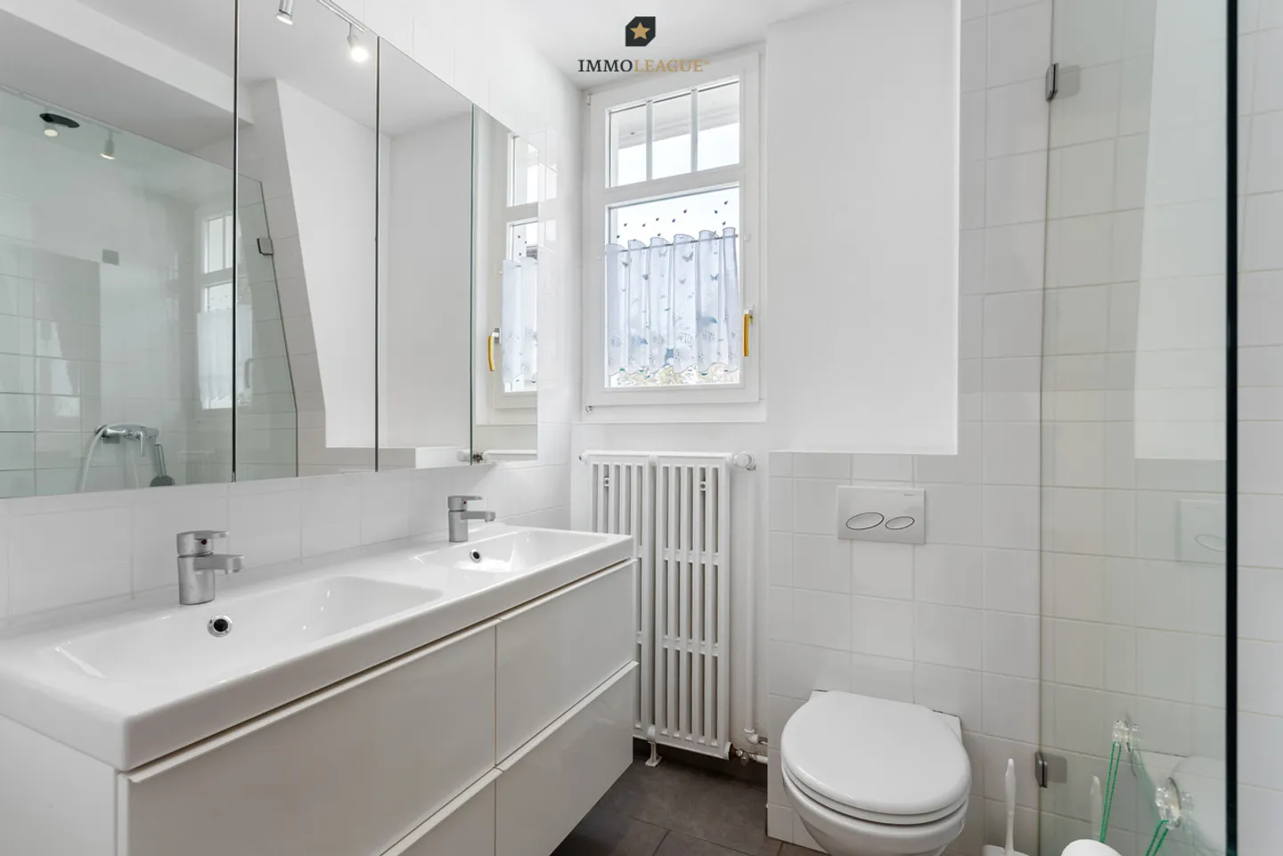 Stylish living in a family-friendly environment - Photo 6 of 9