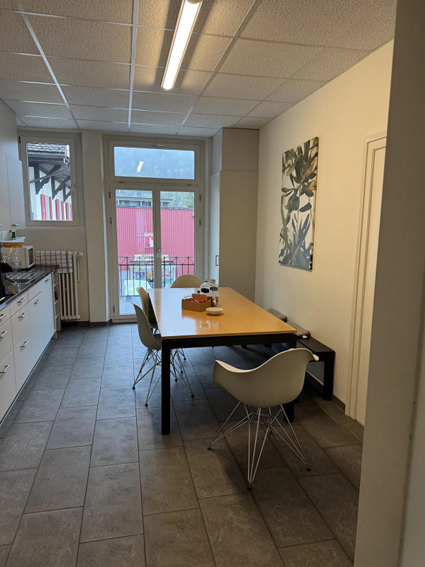 Espace de bureau dans un bon emplacement - Photo 5 sur 7