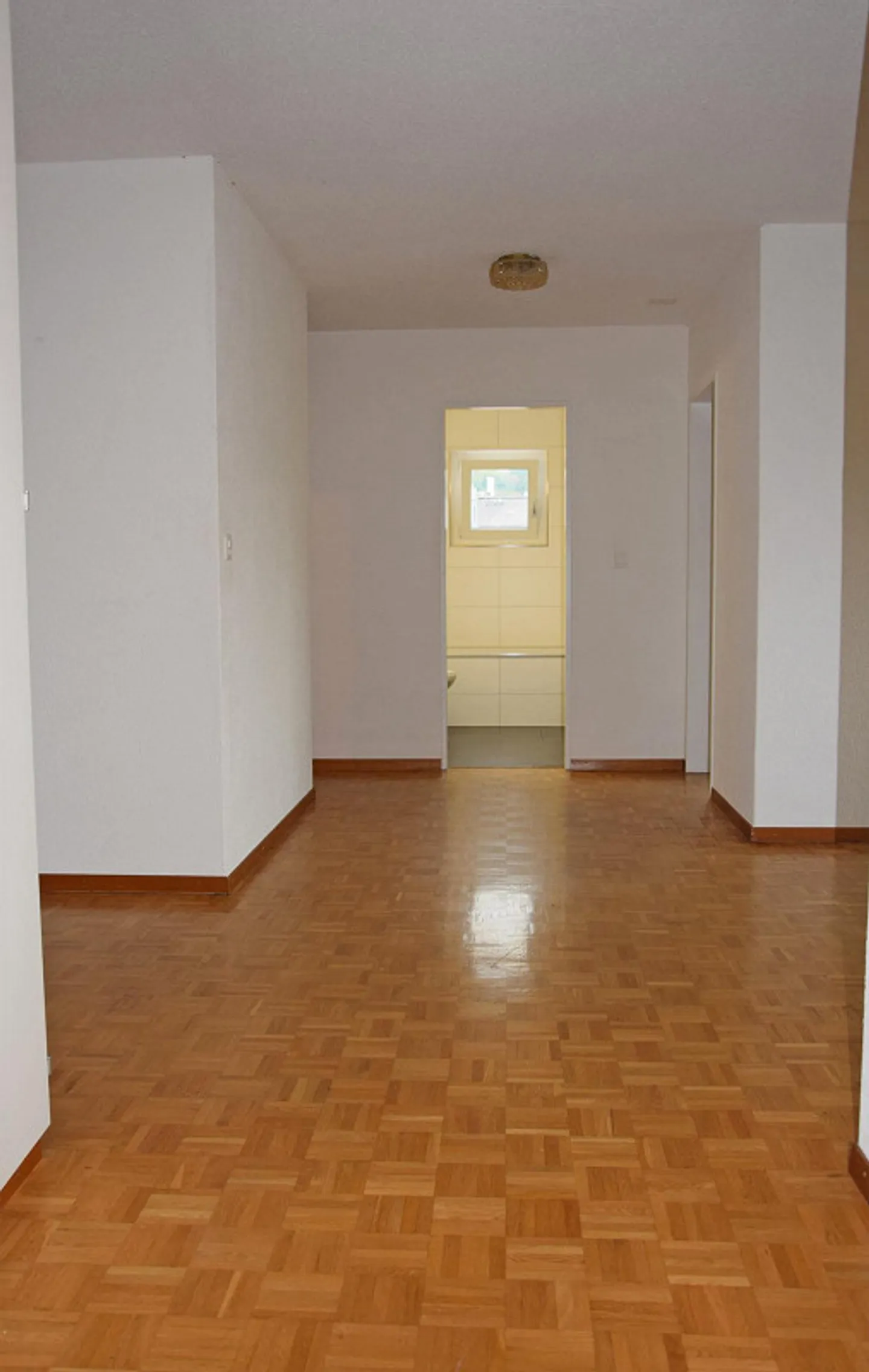 Beautiful apartment in a central location - Photo 2 of 7