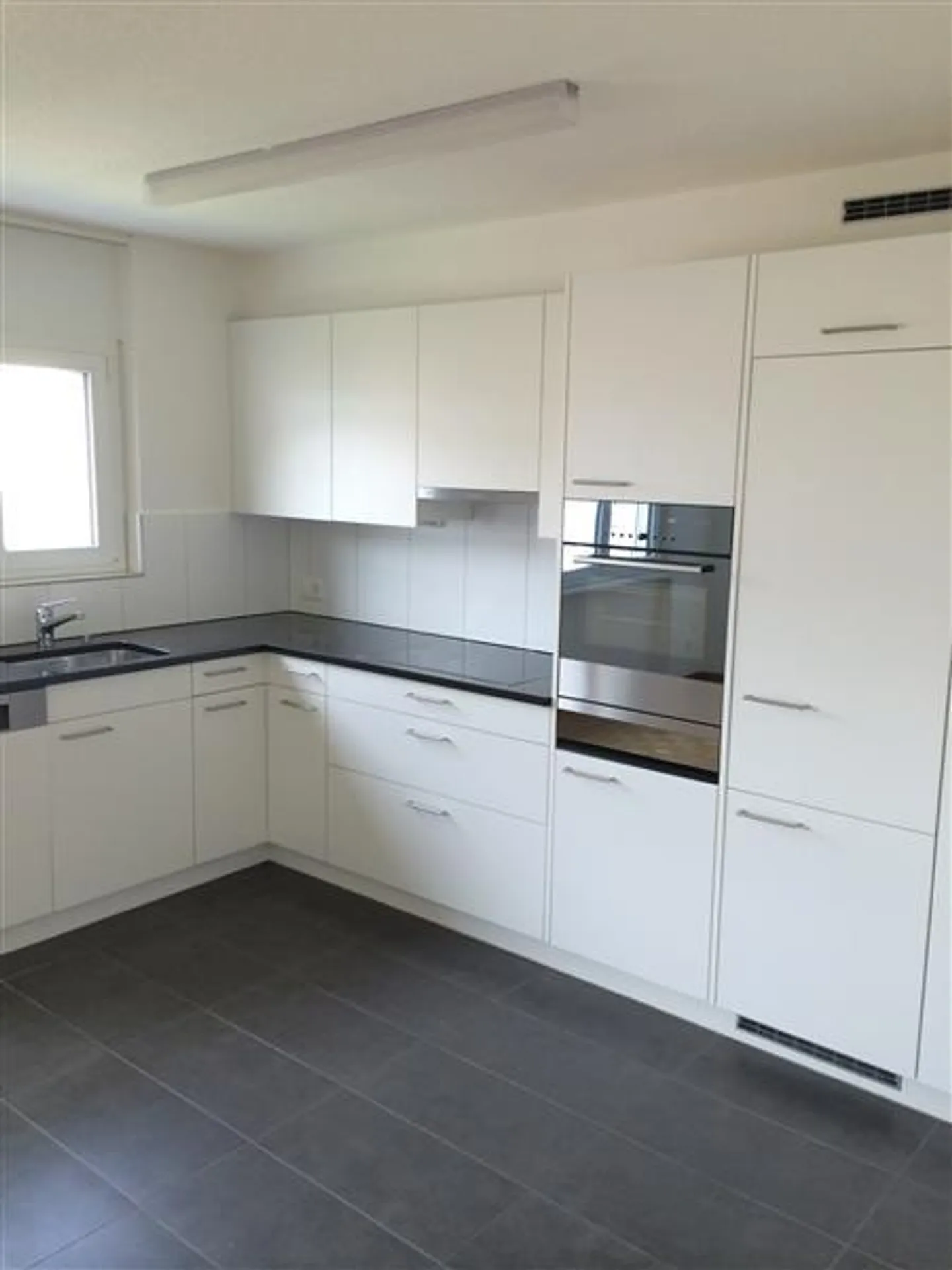 Beautiful apartment in a central location - Photo 4 of 7