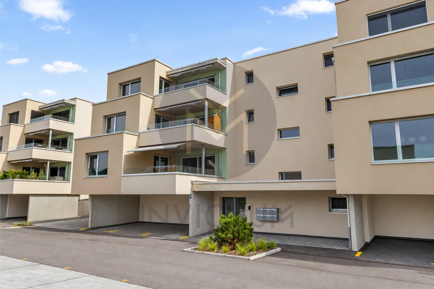 Wunderschöne 4,5-Zimmer-Wohnung von 138 m² mit geräumiger Loggia in den Höhenlagen - Foto 2 von 11