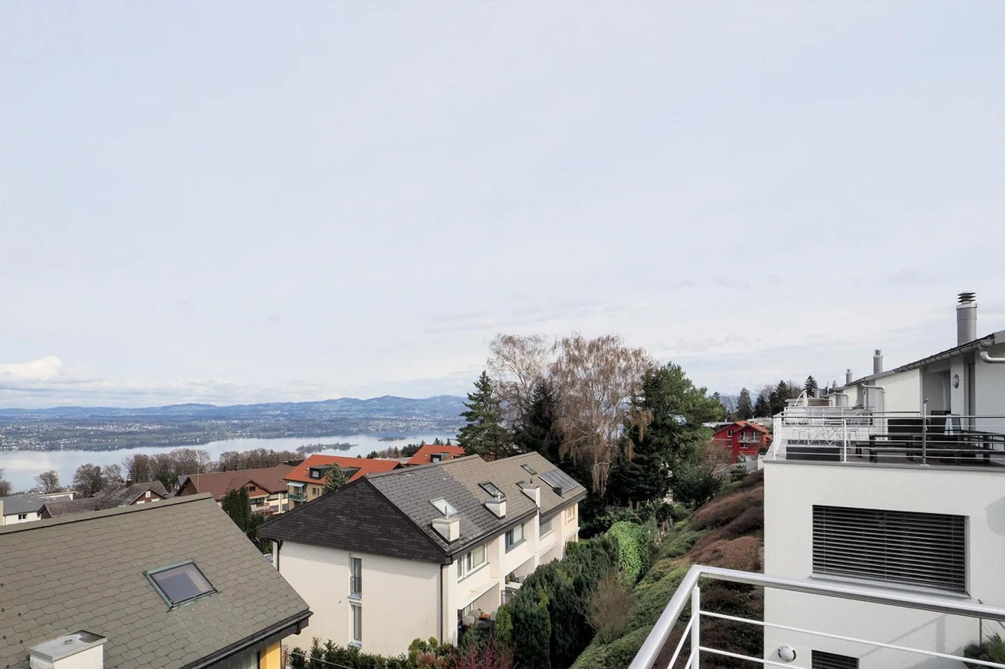 Charmentes 5.5-Zimmer-Einfamilienhaus in Feusisberg mit traumhafter... - Photo 8 of 13