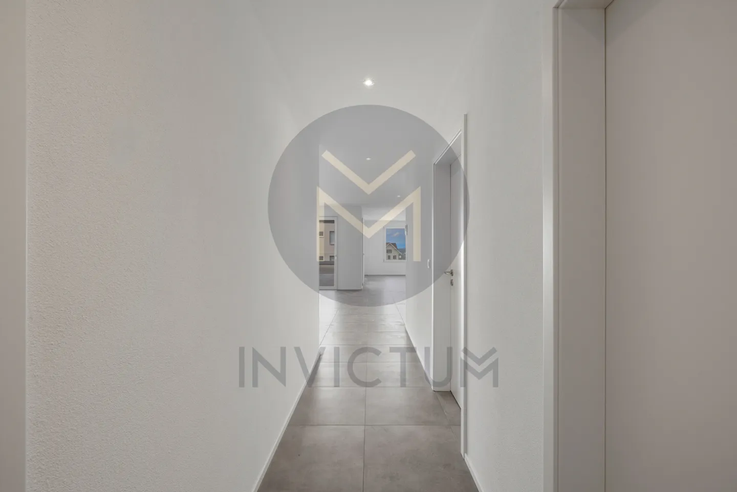 Wunderschöne 4,5-Zimmer-Wohnung von 138 m² mit geräumiger Loggia in den Höhenlagen - Foto 4 von 11