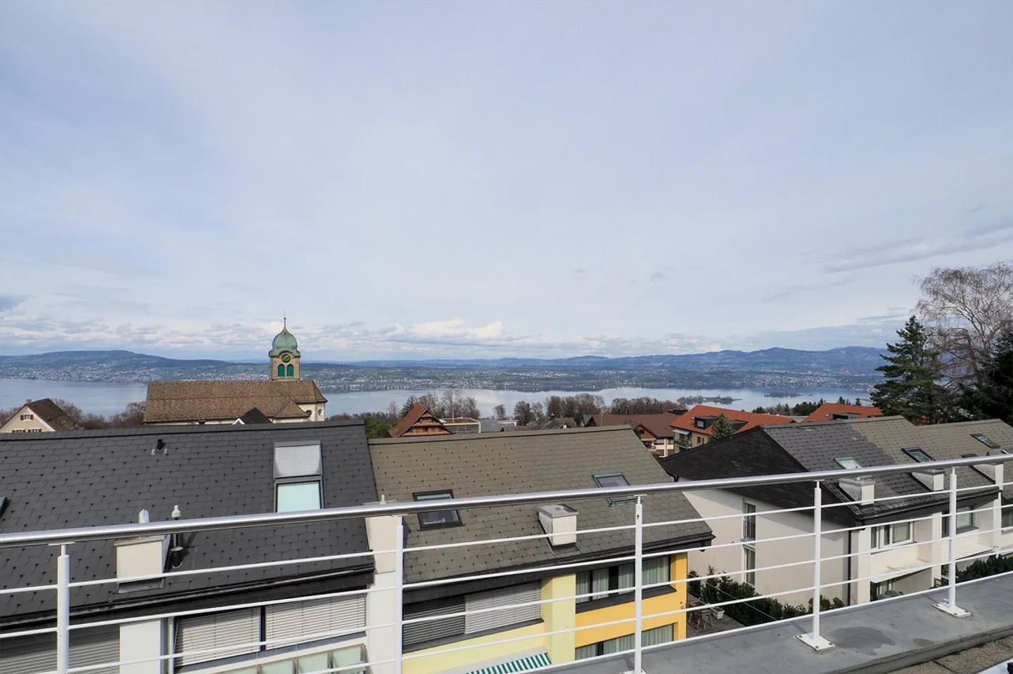 Charmentes 5.5-Zimmer-Einfamilienhaus in Feusisberg mit traumhafter... - Photo 9 of 13