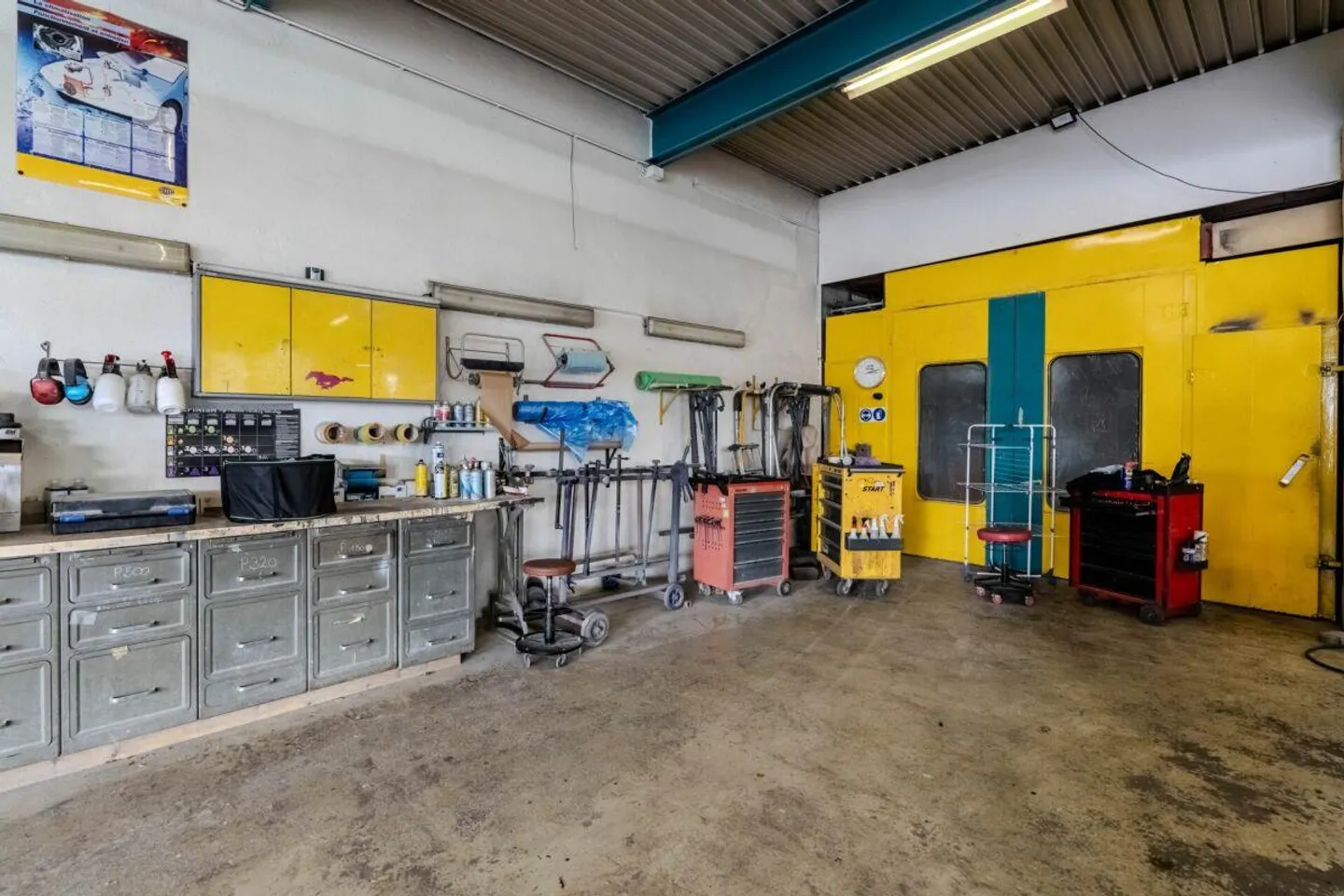 Industrial building/depot - Photo 13 of 29