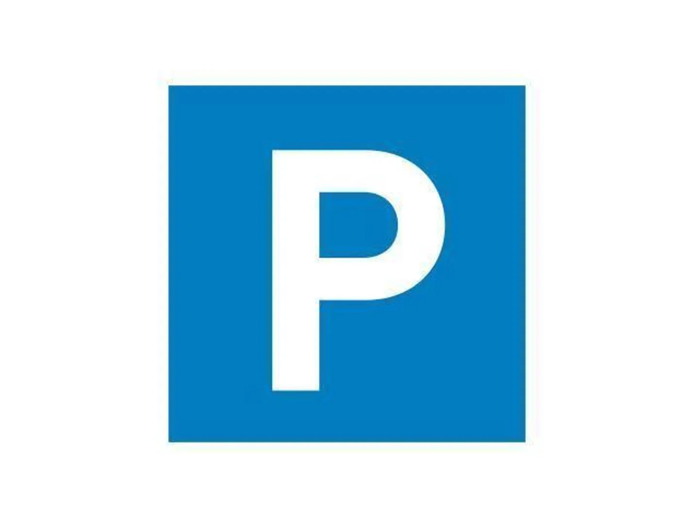 Spacious parking space in underground garage - Photo 1 of 1