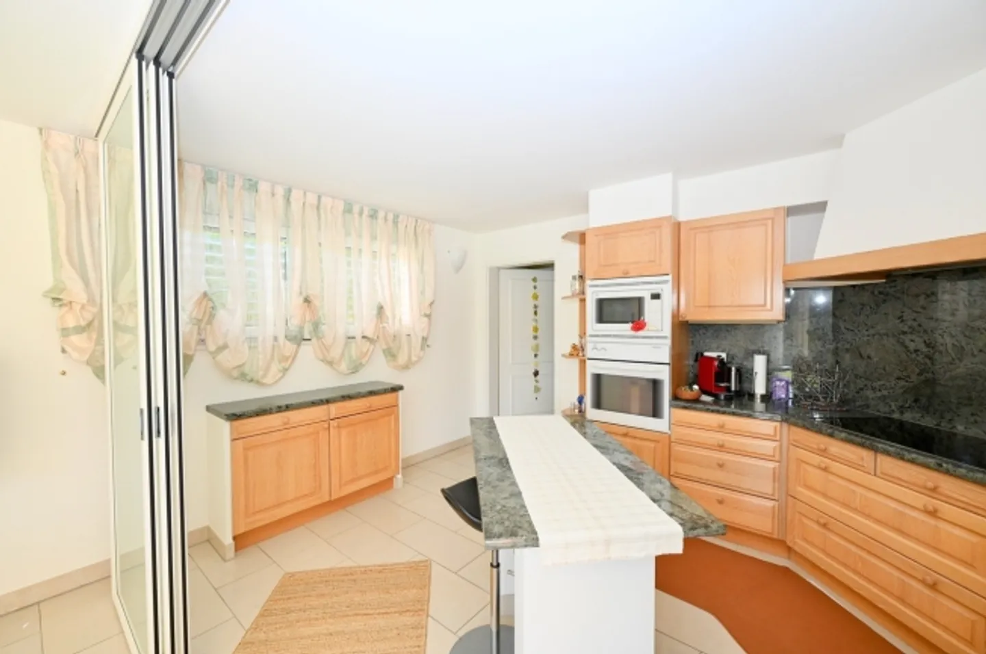 Elegant villa with panoramic views and expansion potential - Photo 10 of 15