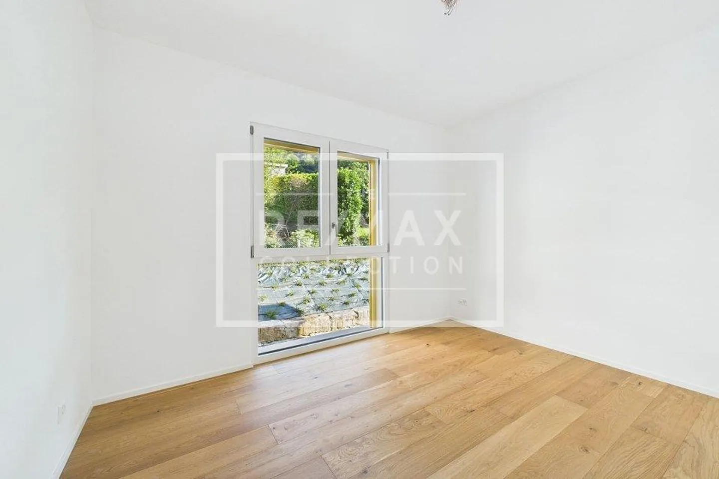 Modern apartment in a charming new residence - Photo 8 of 13