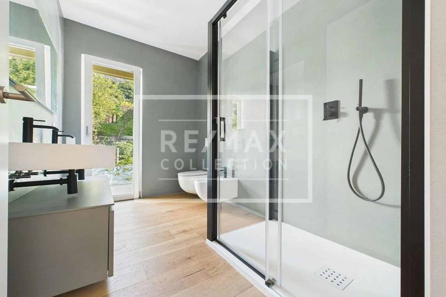 Modern apartment in a charming new residence - Photo 9 of 13