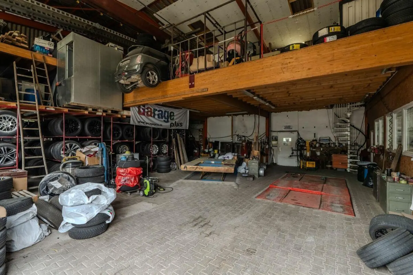 Industrial building/depot - Photo 22 of 29