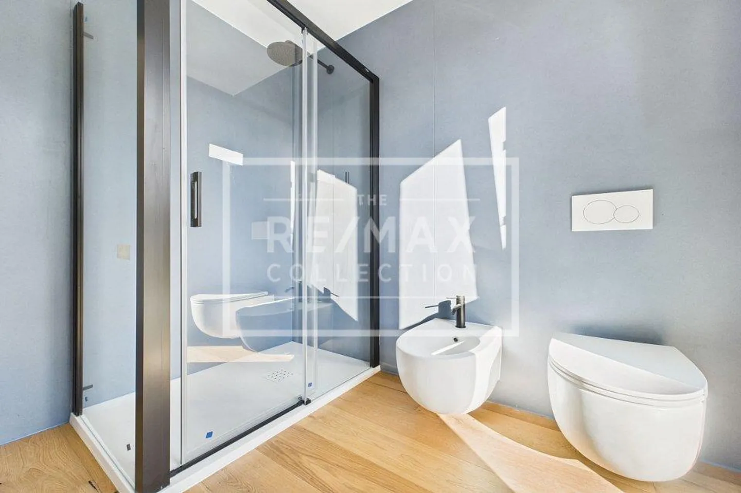 Modern apartment in a charming new residence - Photo 11 of 13