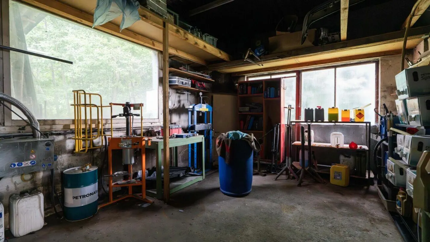 Industrial building/depot - Photo 26 of 29