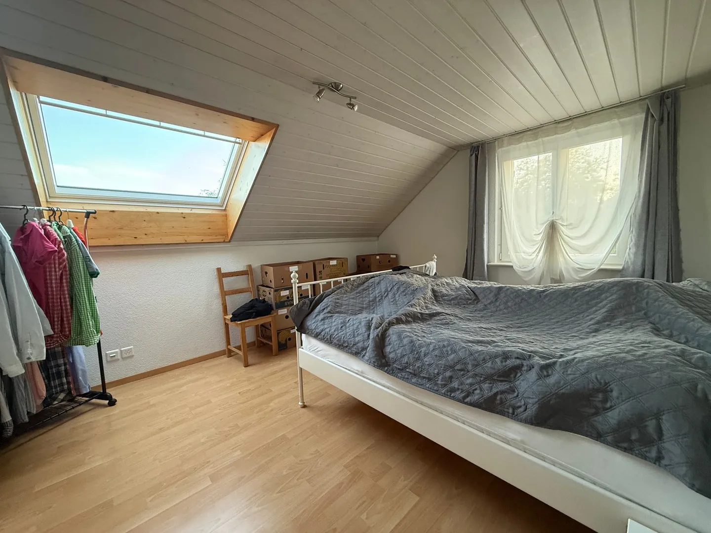 Charming 4.5-Room Apartment with Fireplace and Balcony in Bözberg - Photo 6 of 16