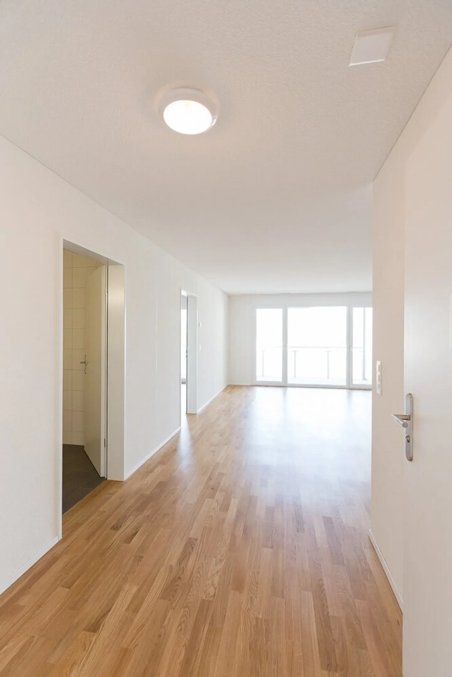 Beaux appartements de 2,5 pièces, 58 m2 incluant la tour de lavage - Photo 2 sur 9