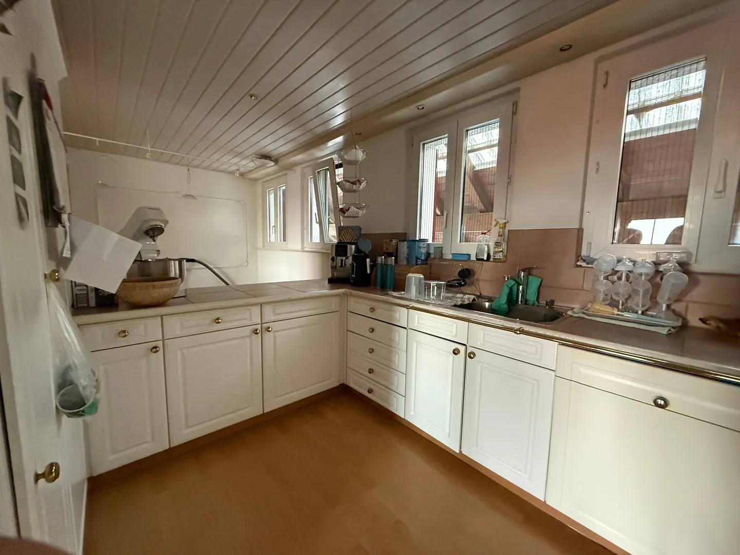 Charming 4.5-Room Apartment with Fireplace and Balcony in Bözberg - Photo 11 of 16