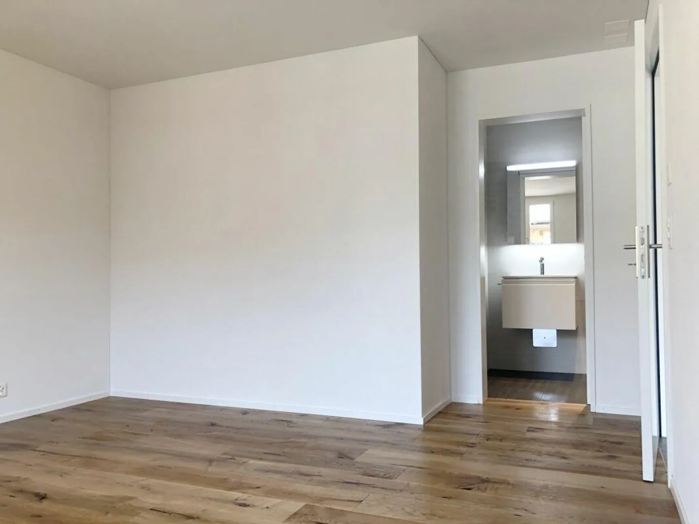 moderne 3.5-Zi. Wohnung im idyllischen Seewis - Foto 7 von 13