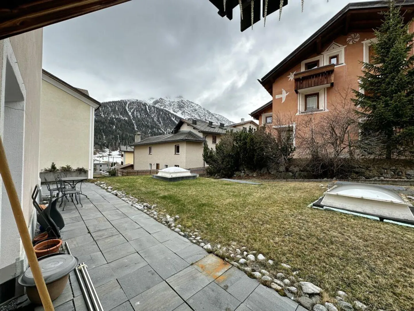 Appartamento di 4,5 stanze in posizione centrale a Zuoz - Foto 4 di 8