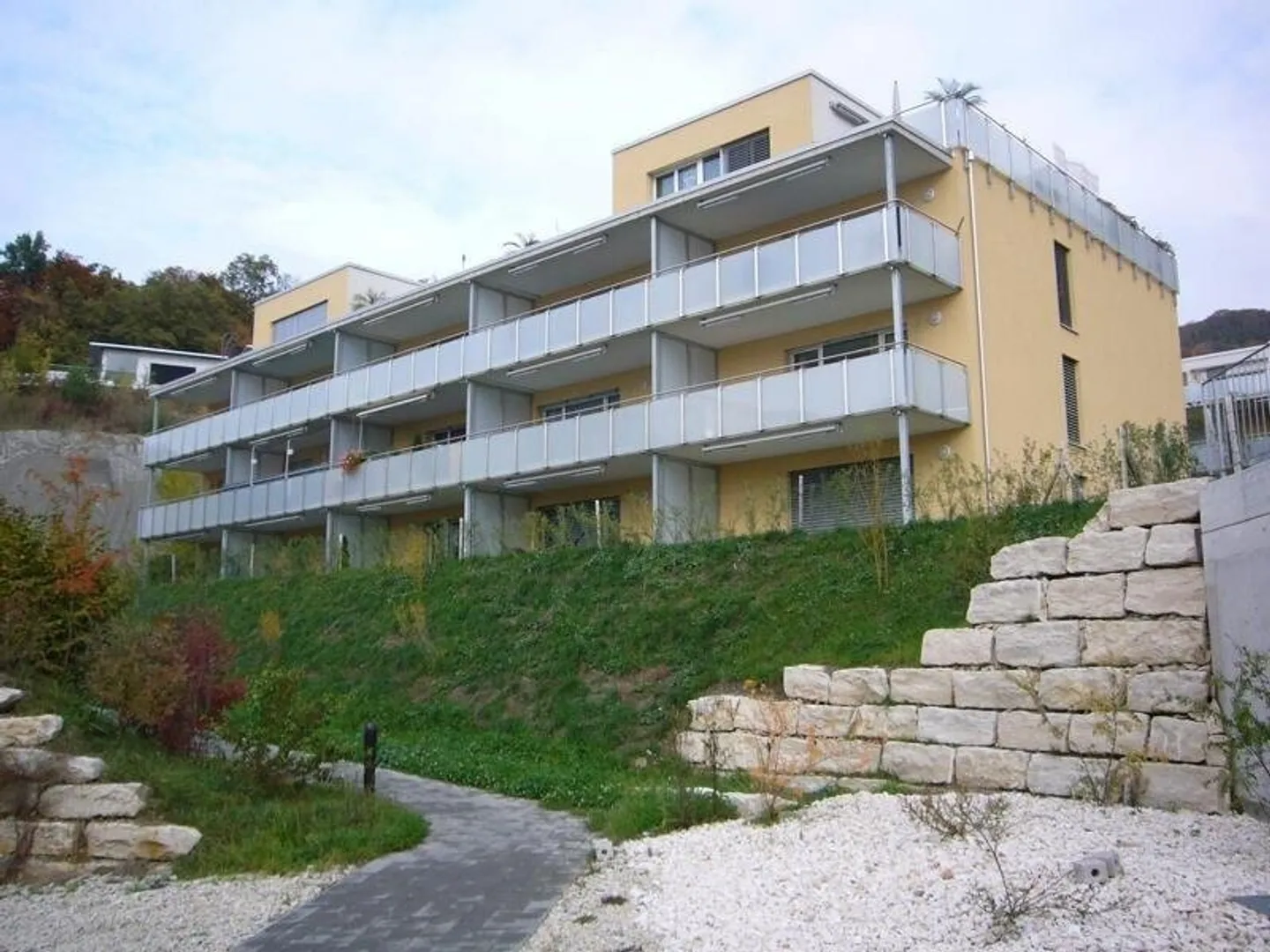 Beaux appartements de 2,5 pièces, 58 m2 incluant la tour de lavage - Photo 1 sur 9