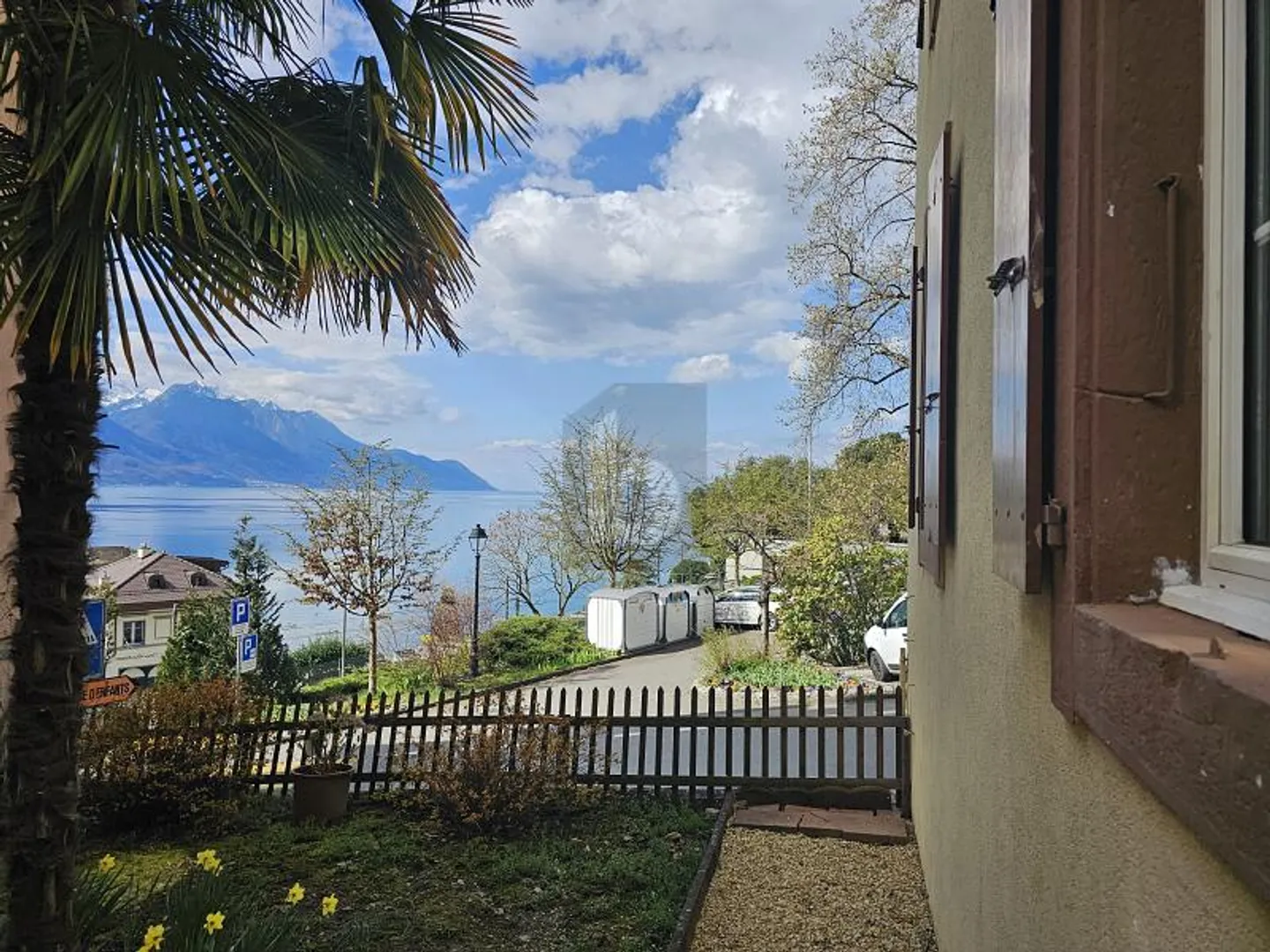 Edificio residenziale in affitto - Foto 2 di 6