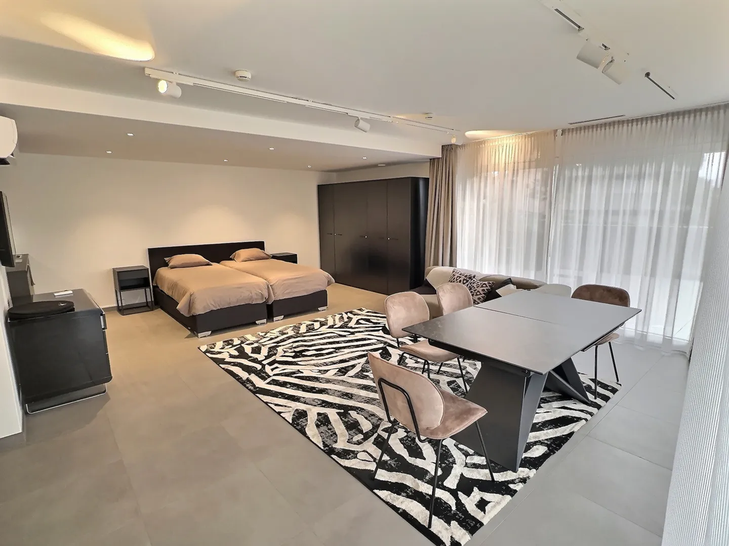 Magnifico monolocale nuovo di alto standing arredato - Foto 2 di 8