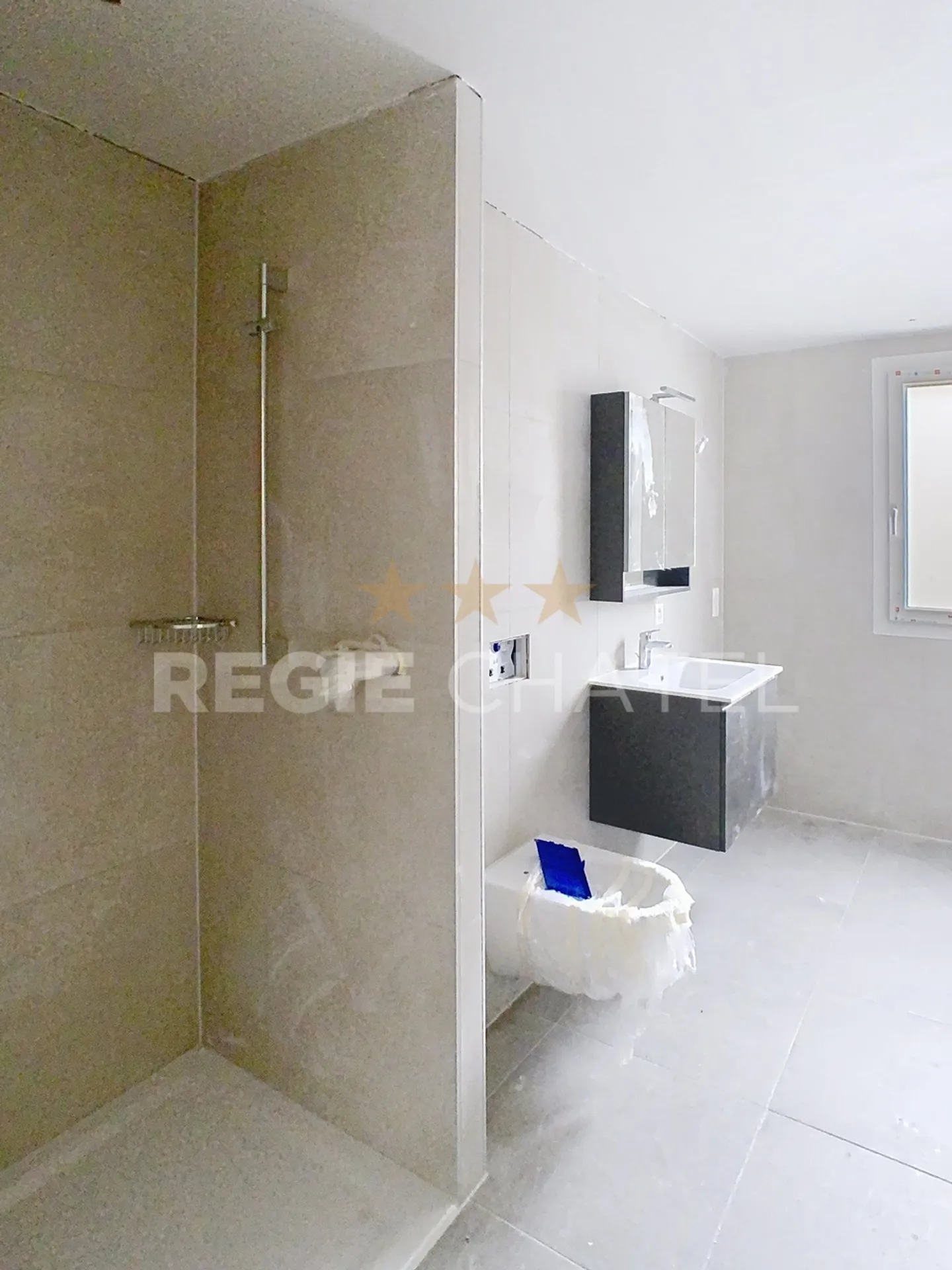 Modern 4.5-Room Apartment - Photo 6 of 6